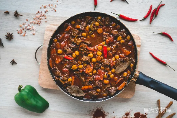高清摄影 在黑色碗中烹煮食物