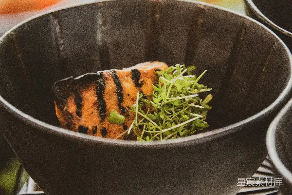 高清摄影 一个碗的特写镜头，里面装有食物