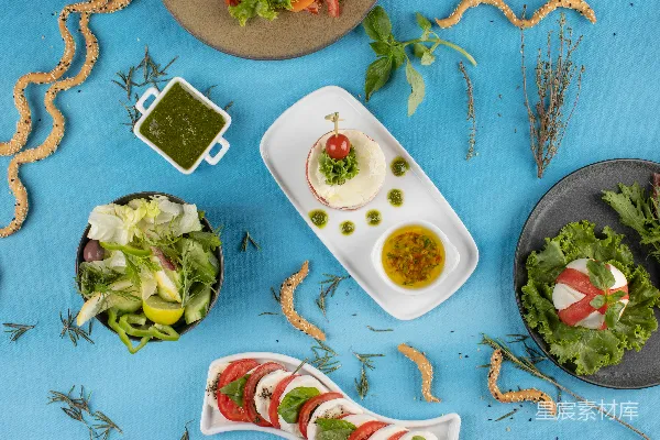 高清摄影 一张放着食物盘的桌子
