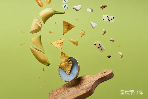 高清摄影 一块木板上堆满了各种不同类型的食物