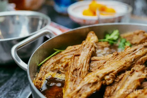 高清摄影 一锅炖肉的特写镜头。