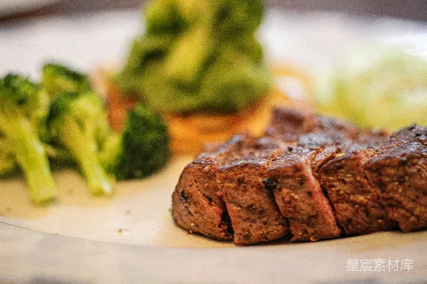高清摄影 西式烤牛肉配青豆
