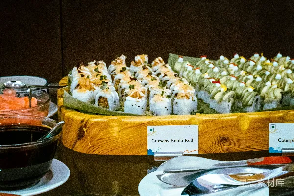 高清摄影 美味的寿司卷呈现在面前。