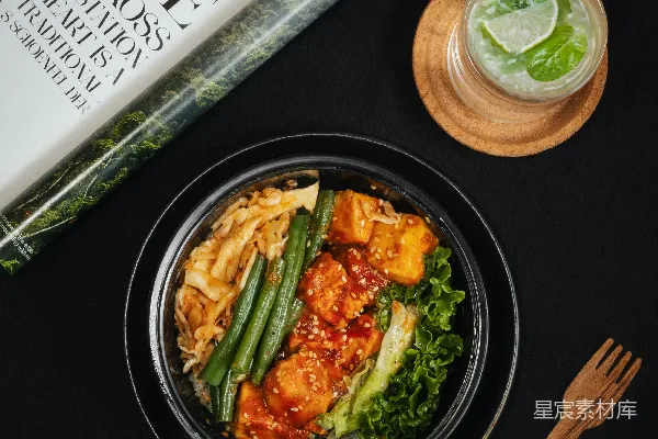 高清摄影 黑陶瓷盘搭配棕色木制筷子