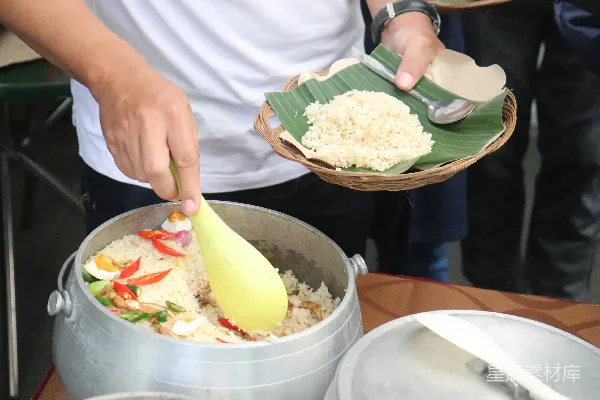 高清摄影 一个人在碗里准备食物