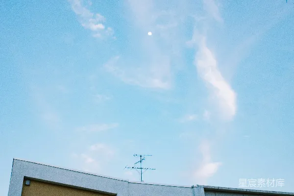 高清摄影 现代建筑在广阔的蓝天之下