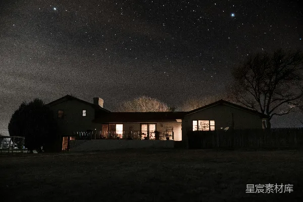 高清摄影 夜晚星空下的房屋景观摄影