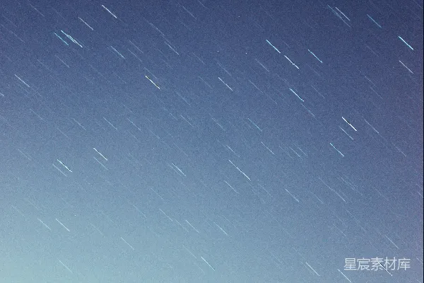 高清摄影 有星河背景的房子