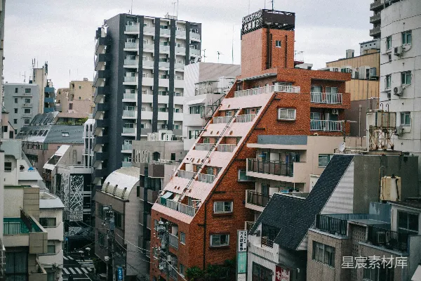 高清摄影 现代建筑在密集的城市景观中。