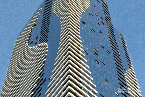 灰蓝相间的玻璃建筑