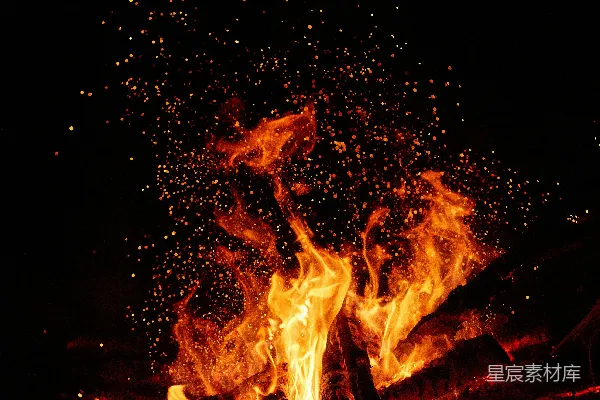 高清摄影 篝火夜燃