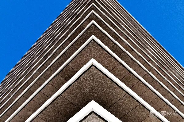 低角度拍摄建筑