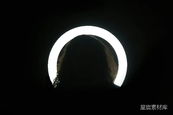 高清摄影 人影在白光下