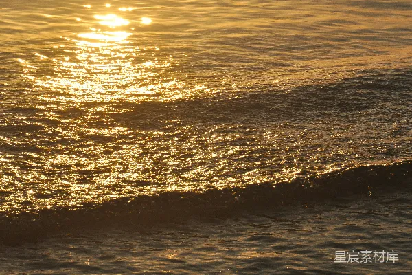 高清摄影 夕阳下的水面