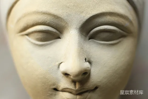 高清摄影 一张人物雕像的特写照片