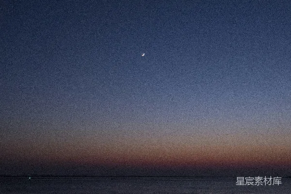 夕阳下的水面