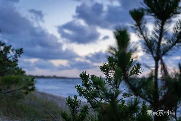 高清摄影 黄昏时分，海滩上俯瞰海洋的景色