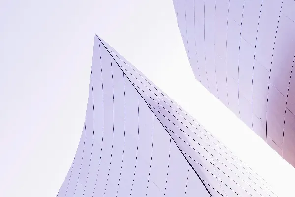 高清摄影 低角度拍摄的一座灰色建筑