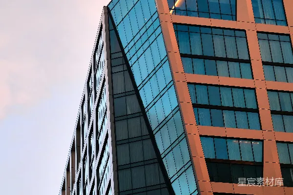 高清摄影 蓝天下的棕色混凝土建筑
