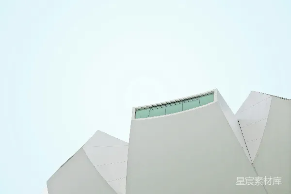 高清摄影 低角度拍摄的白色涂漆建筑