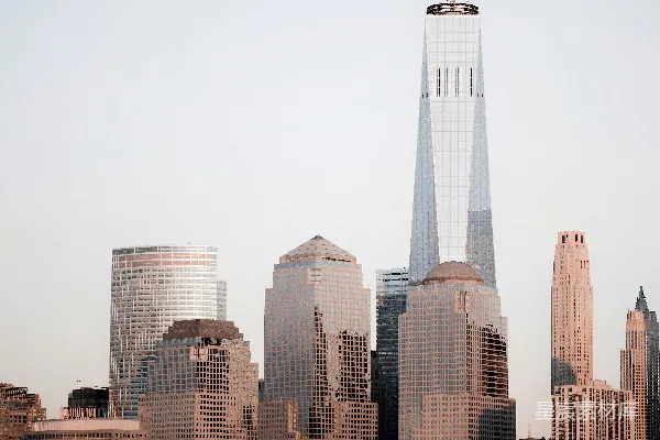 高清摄影 高层建筑附近的水体插图