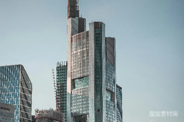 高清摄影 白天，蓝天下的白色和灰色混凝土建筑