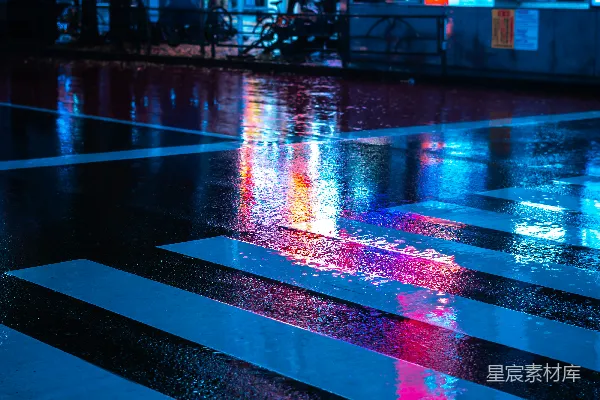 高清摄影 一个城市夜间的过街天桥