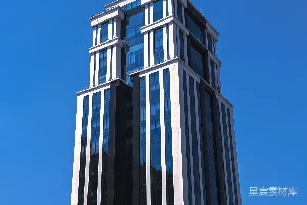 高清摄影 一座尖顶的高楼