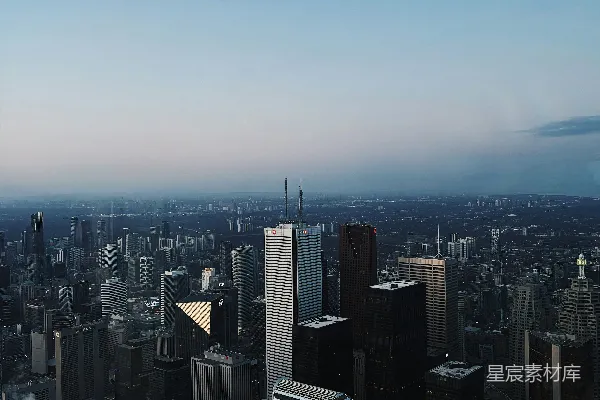 高清摄影 黄昏时分的城市天际线俯瞰图。