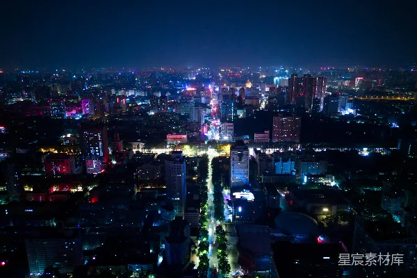 高清摄影 从建筑物的顶部俯瞰夜晚的城市景象