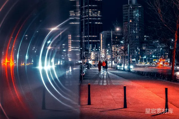 高清摄影 一张夜晚模糊的城市街道照片