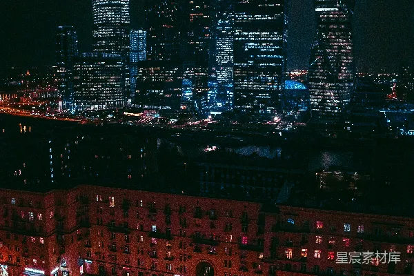 高清摄影 夜晚的城市，车流如织。