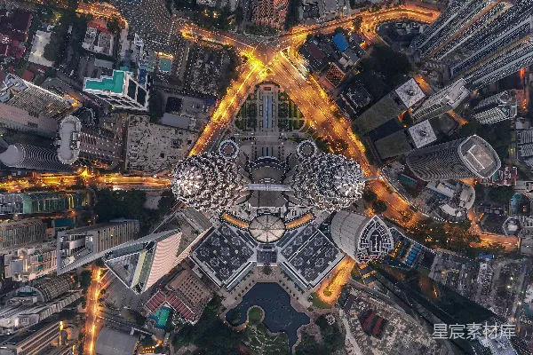 高清摄影 夜晚城市俯瞰图，灯火辉煌。