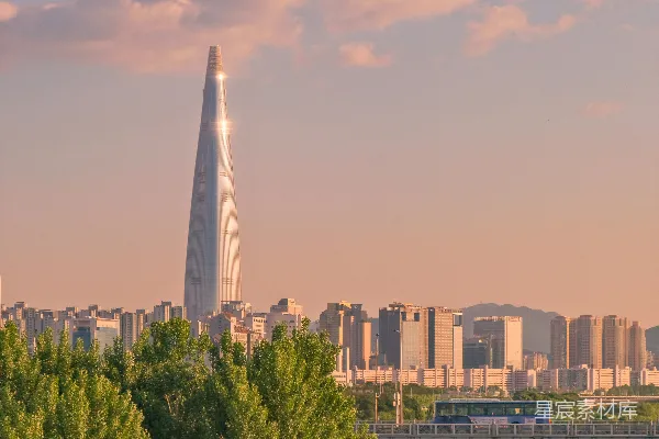 高清摄影 远处一座非常高大的建筑物的景象