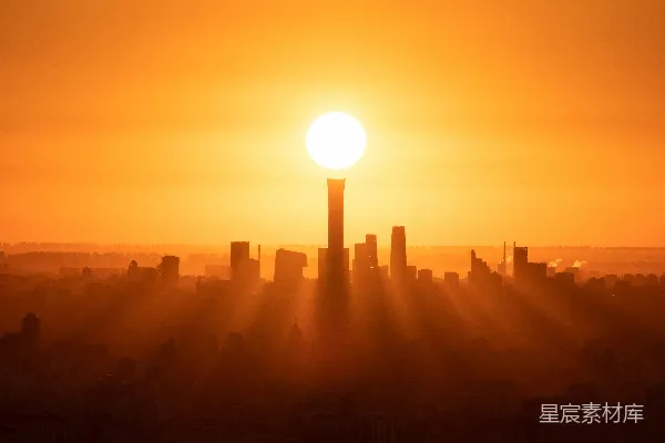 高清摄影 夕阳笼罩着一座高楼林立的城市