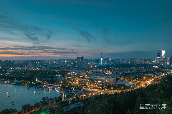 高清摄影 一座有河流和桥的城市