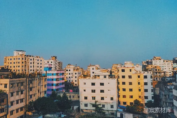 高清摄影 一幅城市景观图，其中有许多高楼大厦。