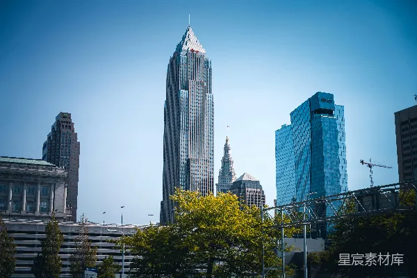 高清摄影 城市中的一栋非常高的建筑物的景象