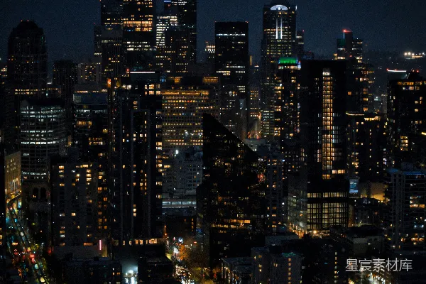 高清摄影 夜晚的城市全景，有许多高楼大厦。