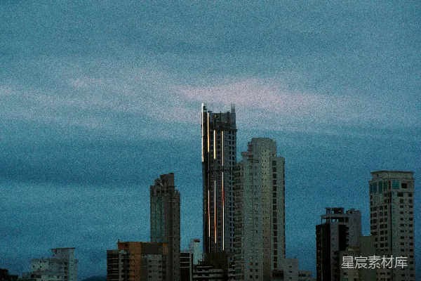 高清摄影 白天蓝天下的高楼建筑