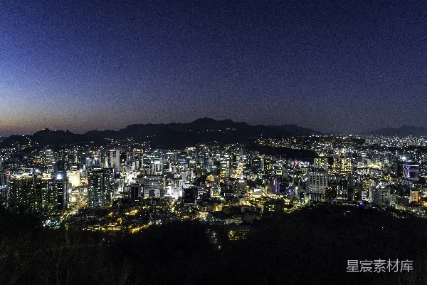 高清摄影 从山顶上俯瞰夜晚的城市景色