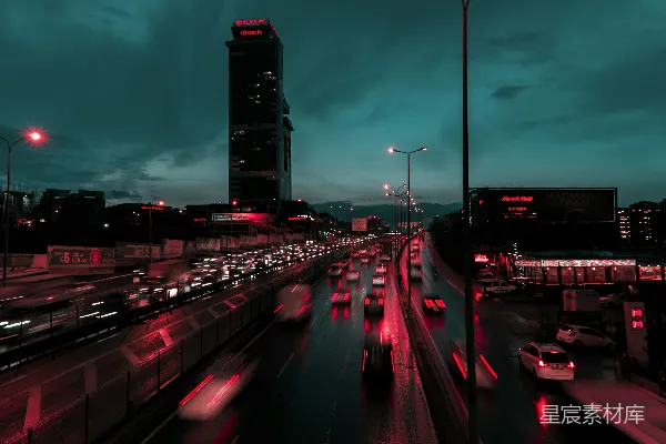 高清摄影 夜景中汽车在道路上的延时摄影