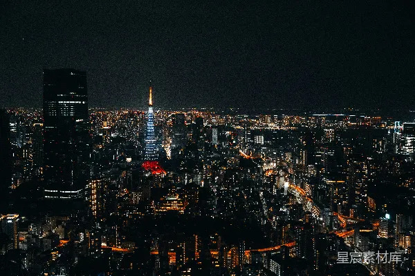 高清摄影 东京夜景，灯火通明的建筑物和东京塔。
