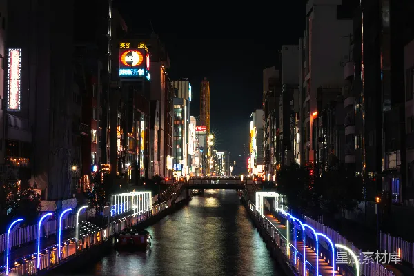 高清摄影 一条河流在夜晚穿过城市