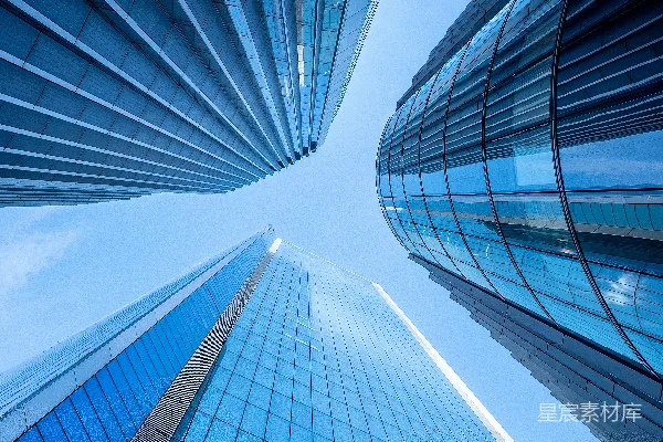 高清摄影 一座非常高大的建筑，背景是天空。