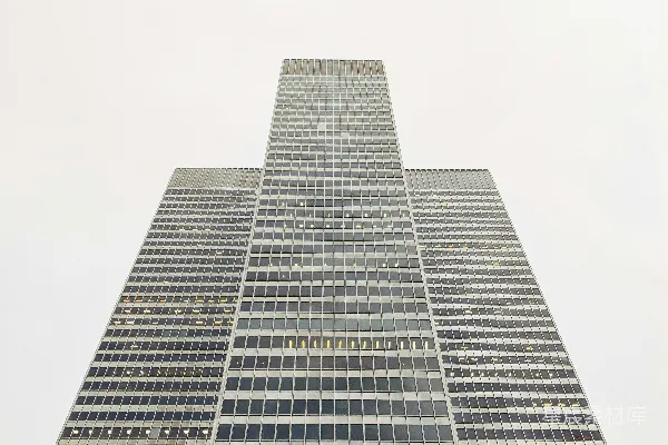 高清摄影 灰色的塔楼建筑在灰色的天空下