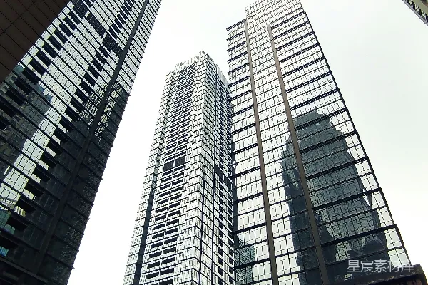 高清摄影 几栋高楼并排而立。