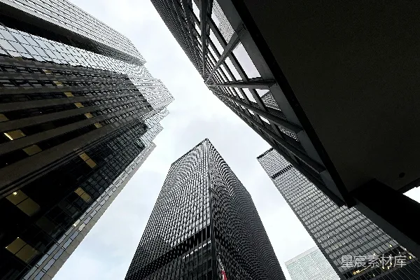 高清摄影 仰望城市中的摩天大楼