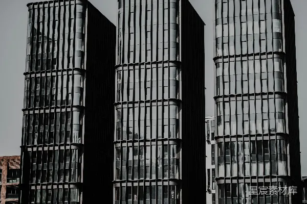 高清摄影 几栋高大的建筑物并排而立。