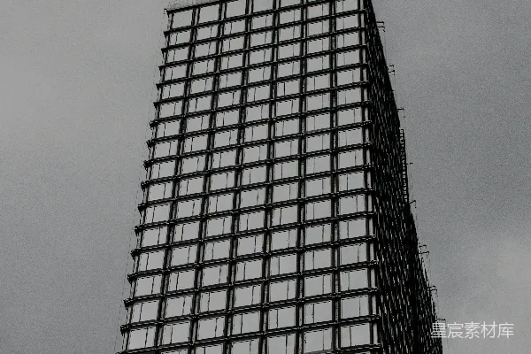 高清摄影 灰暗的混凝土建筑在灰暗的天空下
